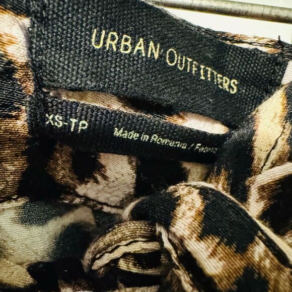 Urban Outfitters Tan Cream Mini Wrap Skirt - Picture 4 of 8